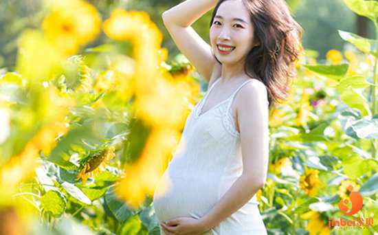 厦门供卵代孕和试管_【天津中心妇产供卵试管婴儿等待时间】看着旁边的一个